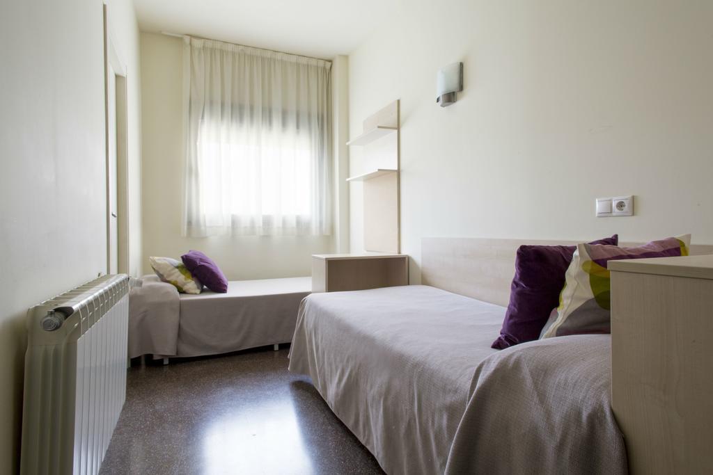 Residencia Universitaria Resa Los Abedules ปัมโปลนา ภายนอก รูปภาพ