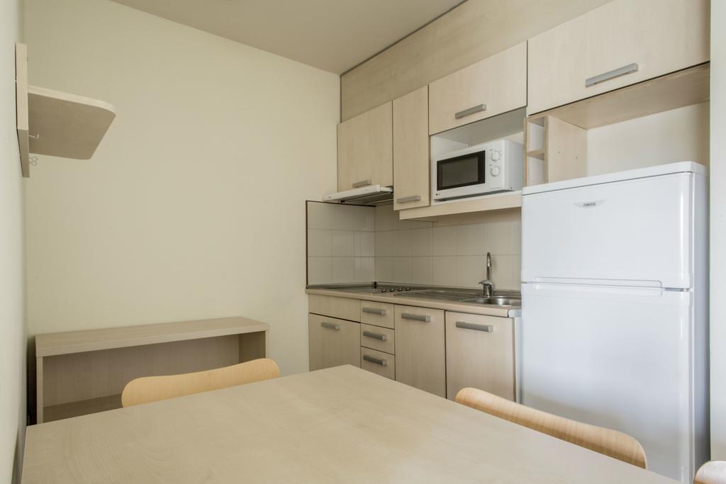 Residencia Universitaria Resa Los Abedules ปัมโปลนา ภายนอก รูปภาพ