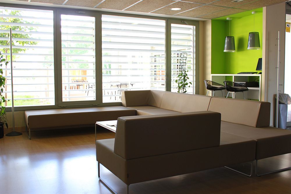 Residencia Universitaria Resa Los Abedules ปัมโปลนา ภายนอก รูปภาพ