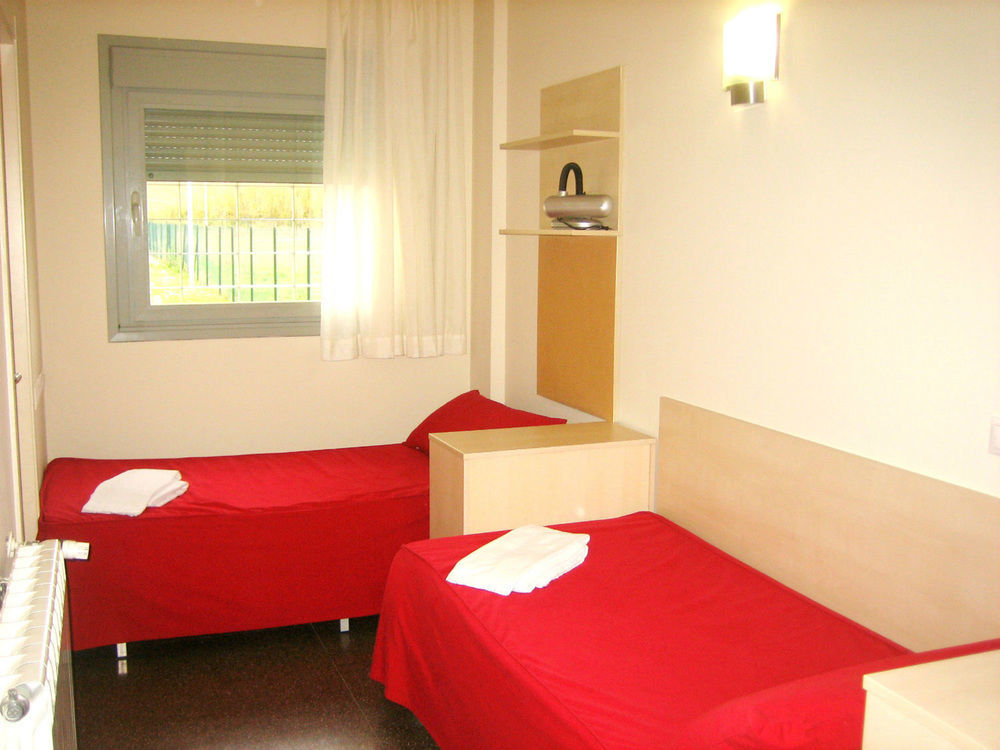 Residencia Universitaria Resa Los Abedules ปัมโปลนา ภายนอก รูปภาพ