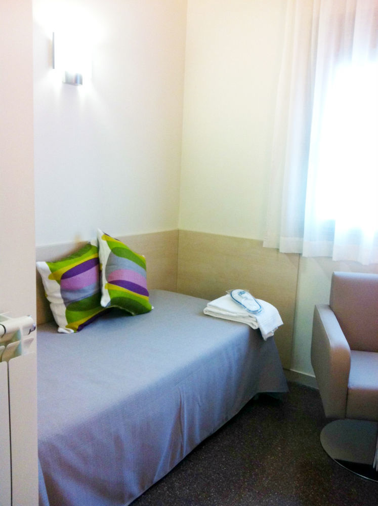 Residencia Universitaria Resa Los Abedules ปัมโปลนา ภายนอก รูปภาพ